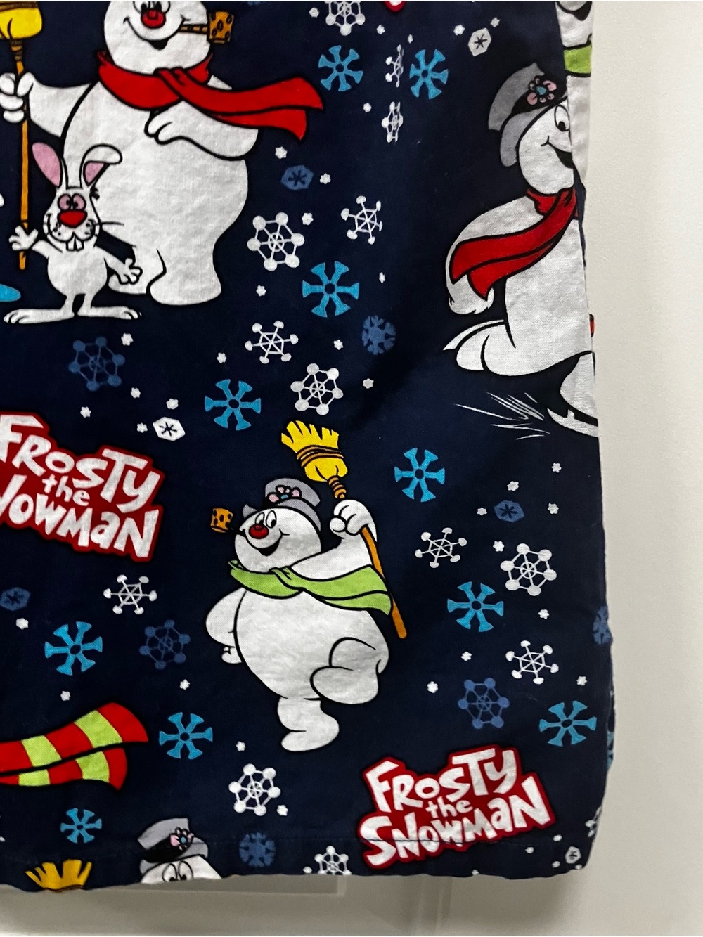 Frosty the Snowman V-Neck Medical Scrub Top Size M Navy Blue Christmas Holiday - Picture 14 of 16